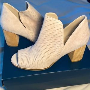 Women’s size 8.5 open toe heel sandal